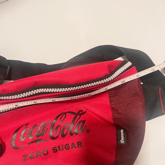 Coca Cola Insulated Fanny Pack. - Picture 4 of 7